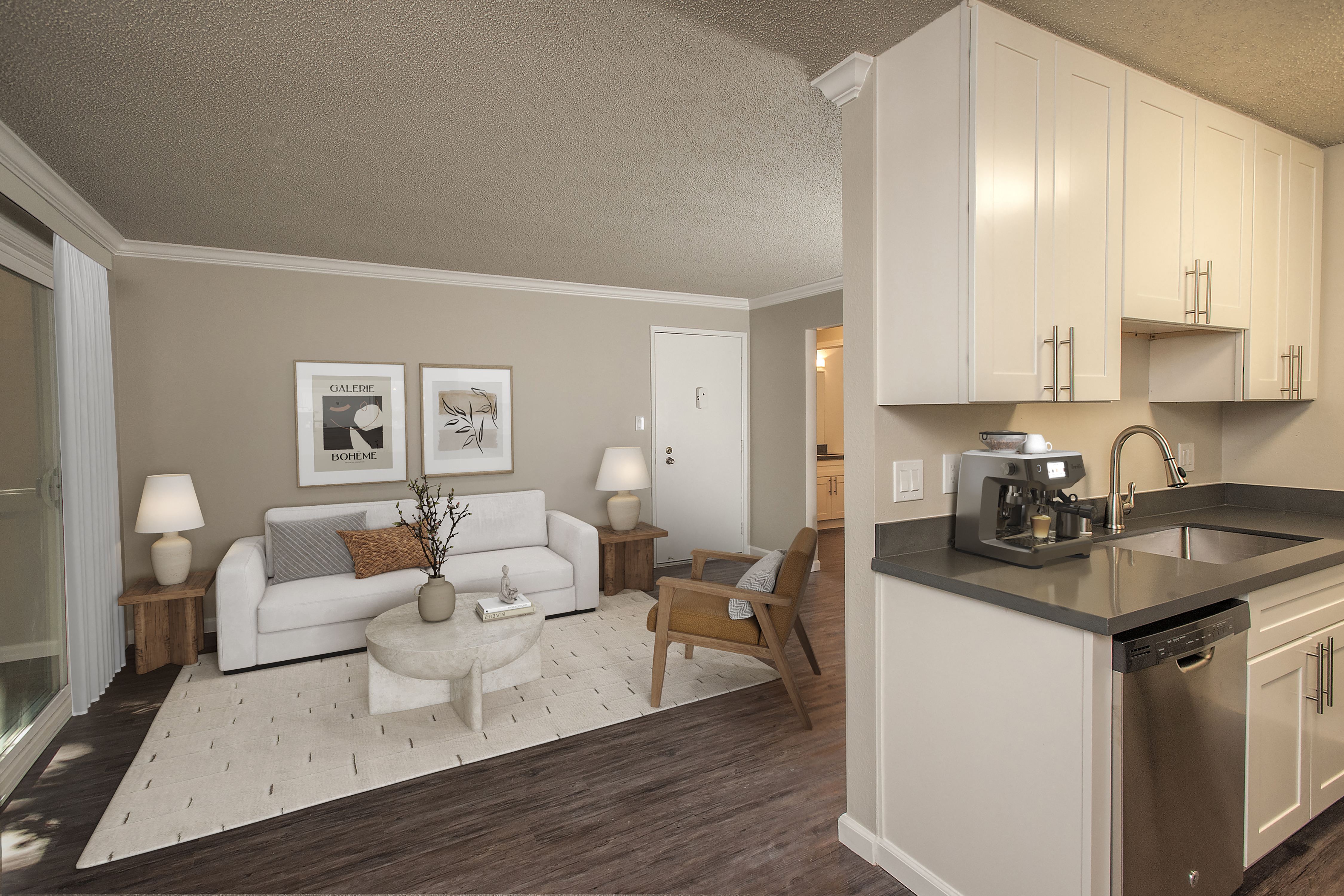 Regency Plaza Apartment Homes photo 5